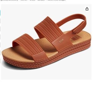 Reef Water Vista Sandals in Tan/Brown